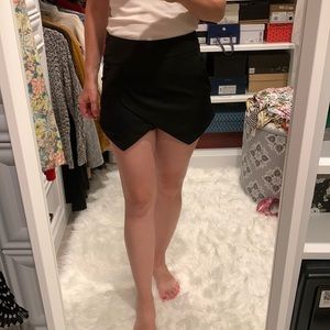 Rumor Boutique Black Skort From LF Store | Size S